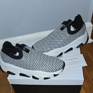 Kurt Geiger London Lettie Crystal Knit Sneaker.